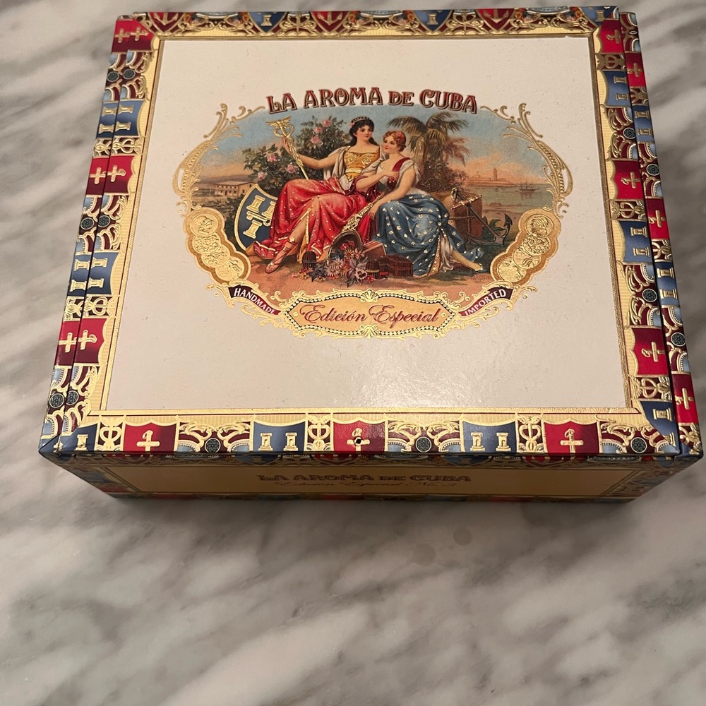 La Aroma de Cuba Cigar Box